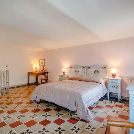 Сasa de vacaciones 1 Bedroom Cozy Home In Ferrere *