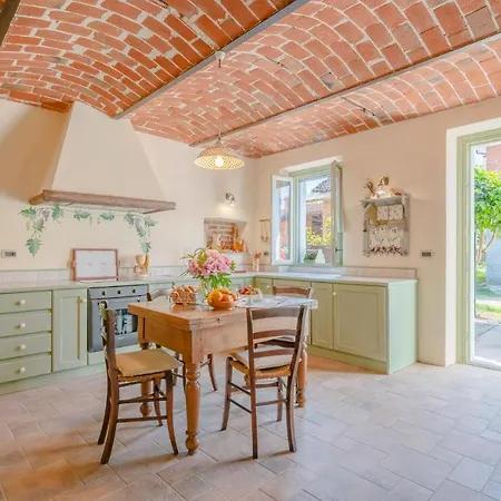 Ferienhaus Gorgeous In With Kitchen Ferrere