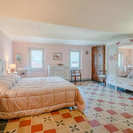 Gorgeous Home In Ferrere With Kitchen *