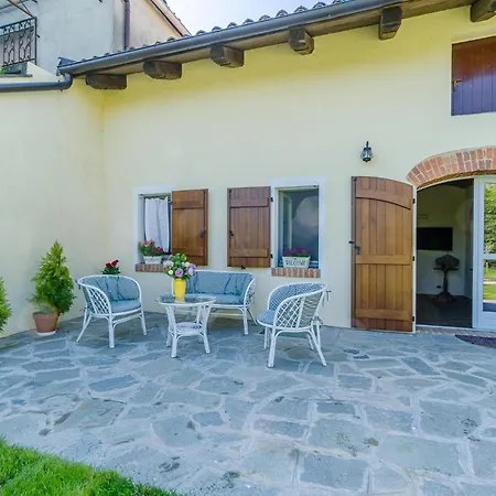 1 Bedroom Cozy Home In Ferrere Ferrere