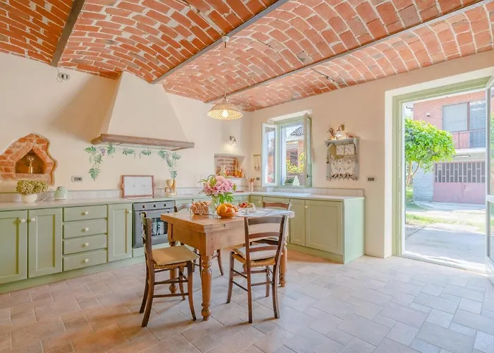 Holiday home Gorgeous In With Kitchen Ferrere