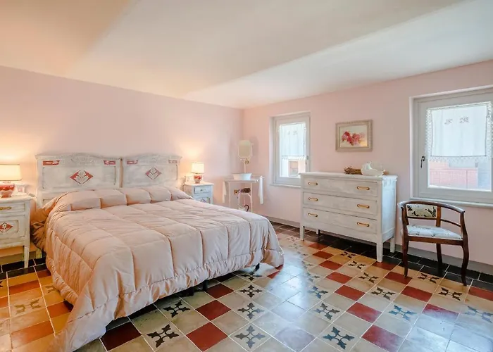 Gorgeous In With Kitchen Ferrere