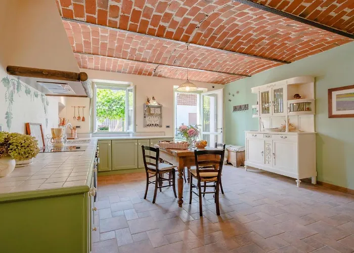 Gorgeous In With Kitchen Holiday home Ferrere